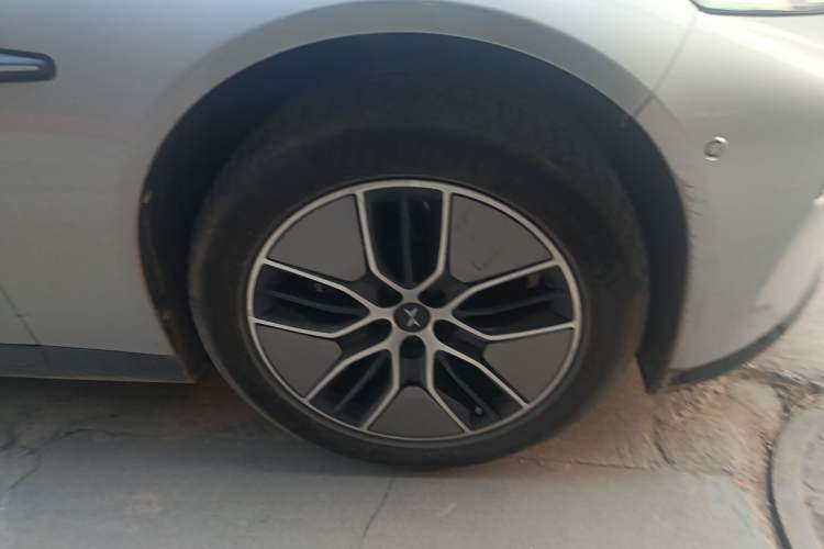 Used XPeng P7 2023 P7i 702 Pro Right Front Wheel Hub