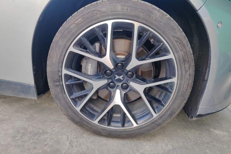 Used XPeng P7 2023 P7i 702 Pro Right Front Wheel Hub