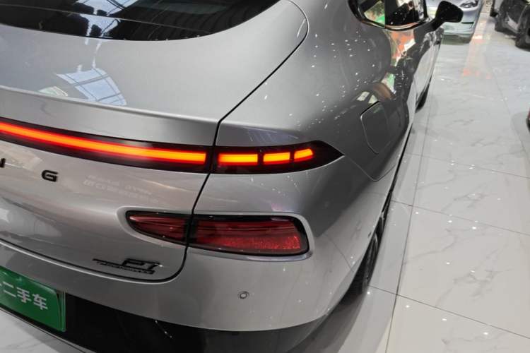 Used XPeng P7 2023 P7i 610 Max Performance Edition Right Rear Taillight