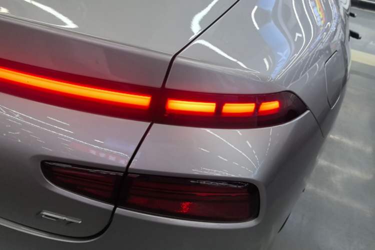 Used XPeng P7 2023 P7i 702 Pro Right Rear Taillight