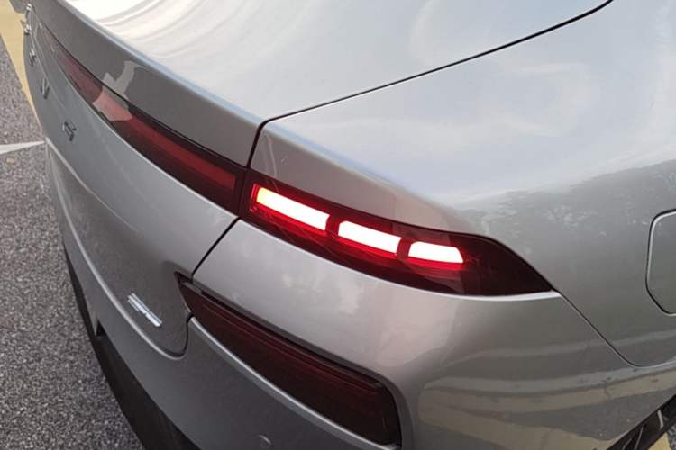 Used XPeng P7 2023 586E Right Rear Taillight