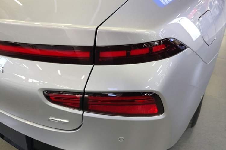 Used XPeng P7 2023 P7i 702 Pro Right Rear Taillight