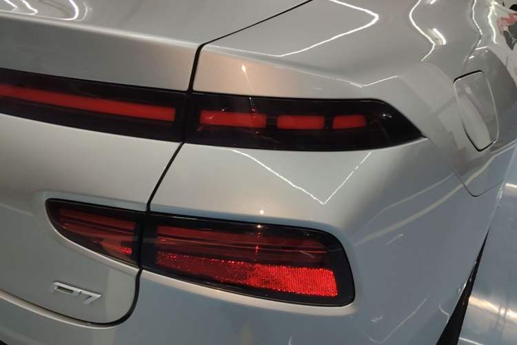 Used XPeng P7 2023 P7i 702 Pro Right Rear Taillight