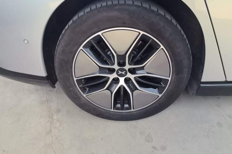 Used XPeng P7 2023 P7i 702 Max Right Rear Wheel Hub