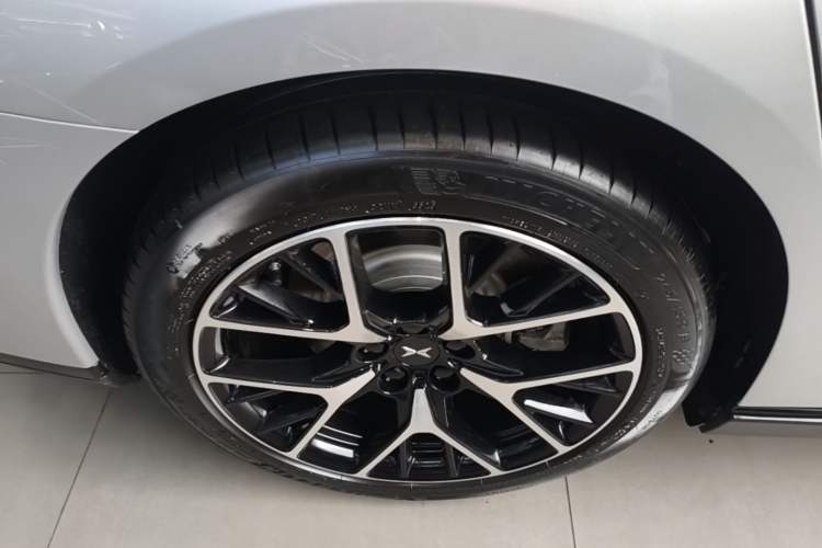 Used XPeng P7 2023 P7i 702 Pro Right Rear Wheel Hub