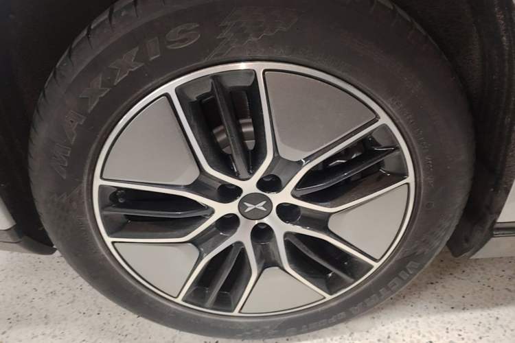 Used XPeng P7 2023 P7i 702 Pro Right Rear Wheel Hub