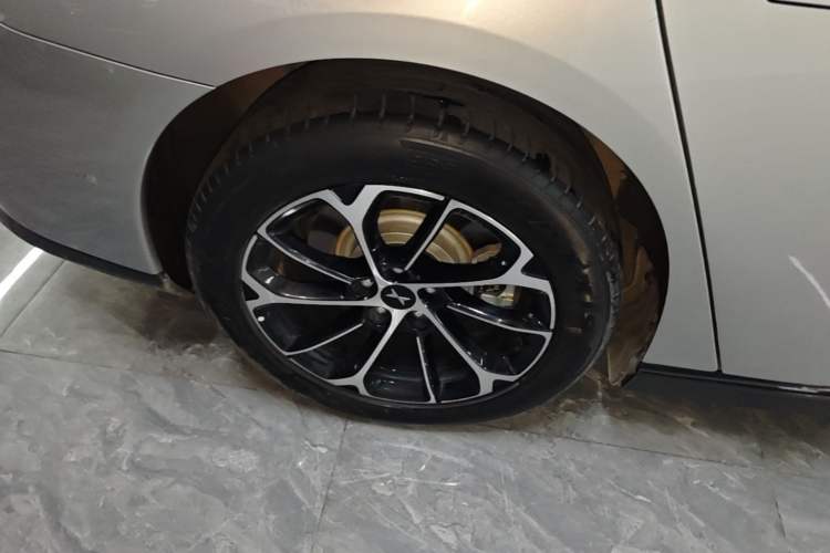 Used XPeng P7 2023 480E Right Rear Wheel Hub