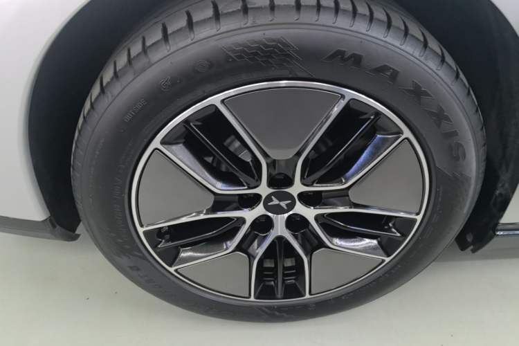 Used XPeng P7 2023 P7i 702 Pro Right Rear Wheel Hub