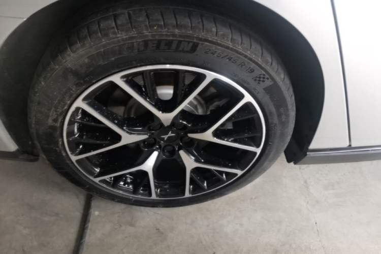 Used XPeng P7 2023 P7i 702 Pro Right Rear Wheel Hub