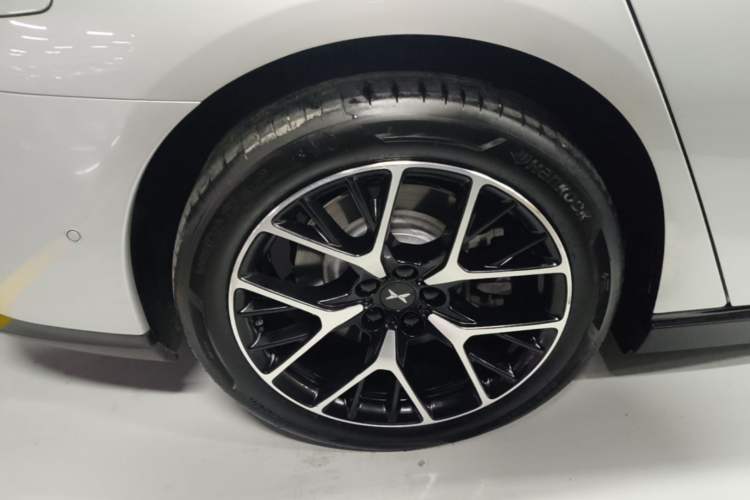 Used XPeng P7 2023 P7i 702 Pro Right Rear Wheel Hub