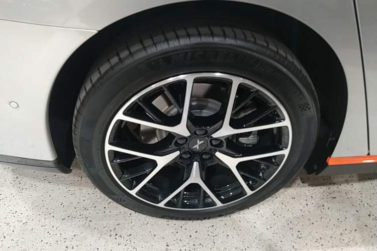 Used XPeng P7 2023 P7i 702 Pro Right Rear Wheel Hub
