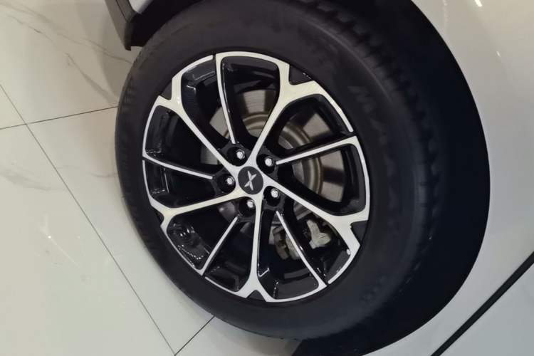Used XPeng P7 2023 586E Right Rear Wheel Hub