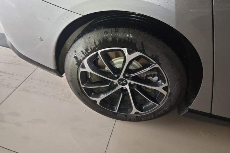 Used XPeng P7 2023 586E Right Rear Wheel Hub