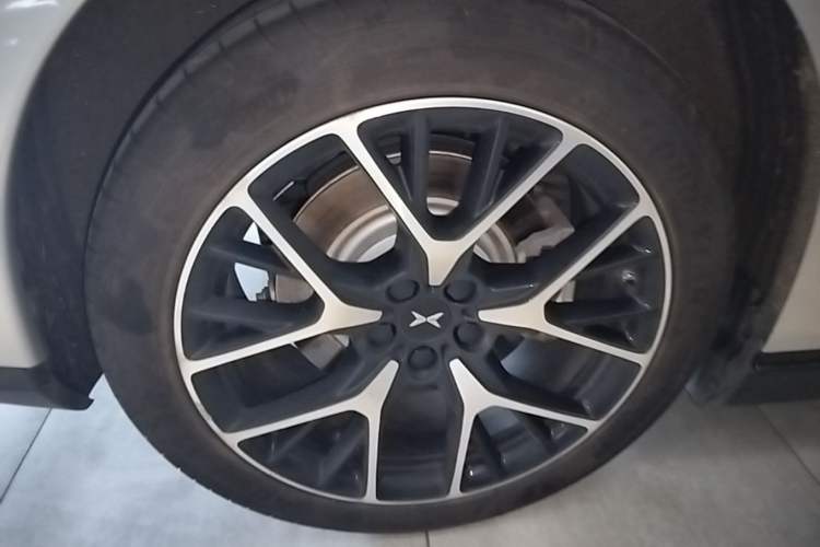 Used XPeng P7 2023 P7i 702 Max Right Rear Wheel Hub