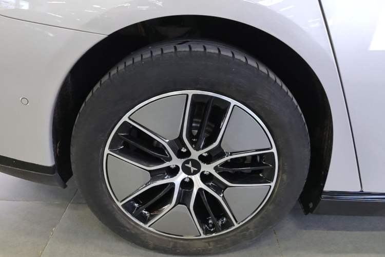 Used XPeng P7 2023 P7i 702 Pro Right Rear Wheel Hub
