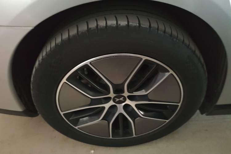 Used XPeng P7 2023 P7i 702 Pro Right Rear Wheel Hub