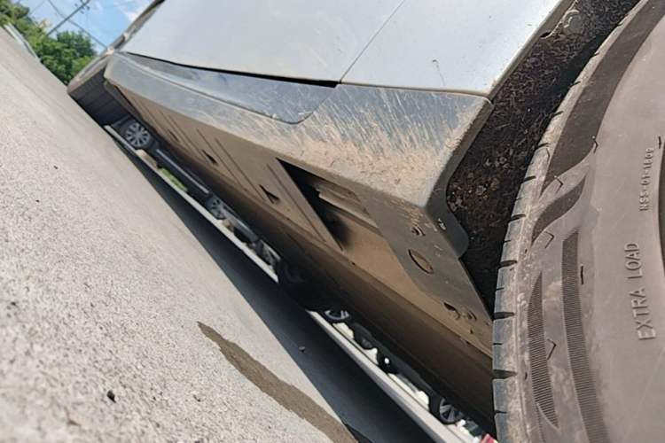 Used XPeng P7 2023 P7i 610 Max Performance Edition Right Side Sill