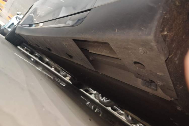 Used XPeng P7 2023 P7i 702 Max Right Side Sill