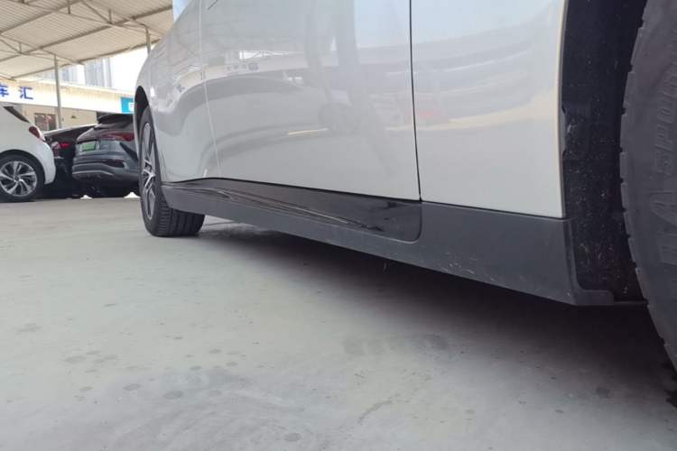 Used XPeng P7 2023 P7i 702 Max Right Side Sill