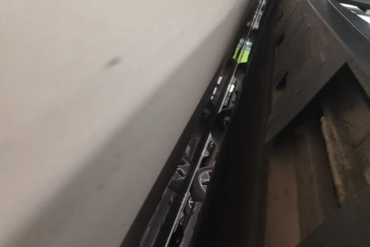 Used XPeng P7 2023 P7i 702 Pro Right Side Sill