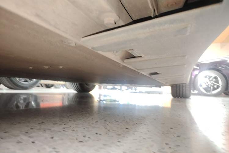 Used XPeng P7 2023 P7i 702 Pro Right Side Sill