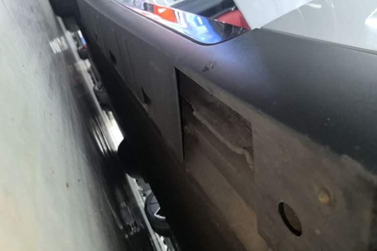 Used XPeng P7 2023 P7i 702 Pro Right Side Sill