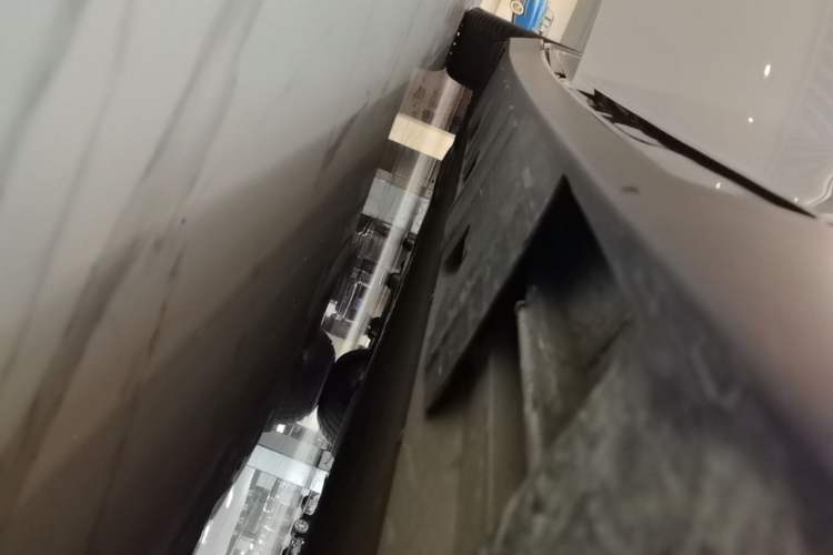 Used XPeng P7 2023 586E Right Side Sill