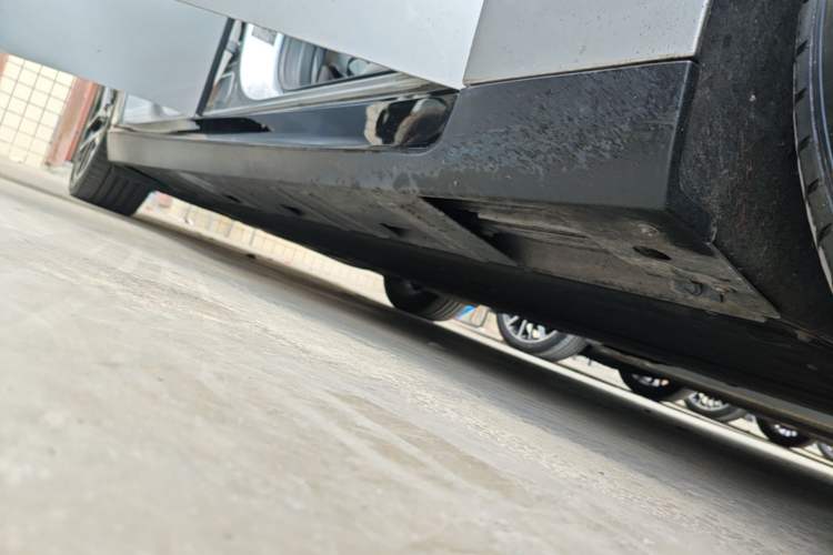 Used XPeng P7 2023 P7i 702 Max Right Side Sill