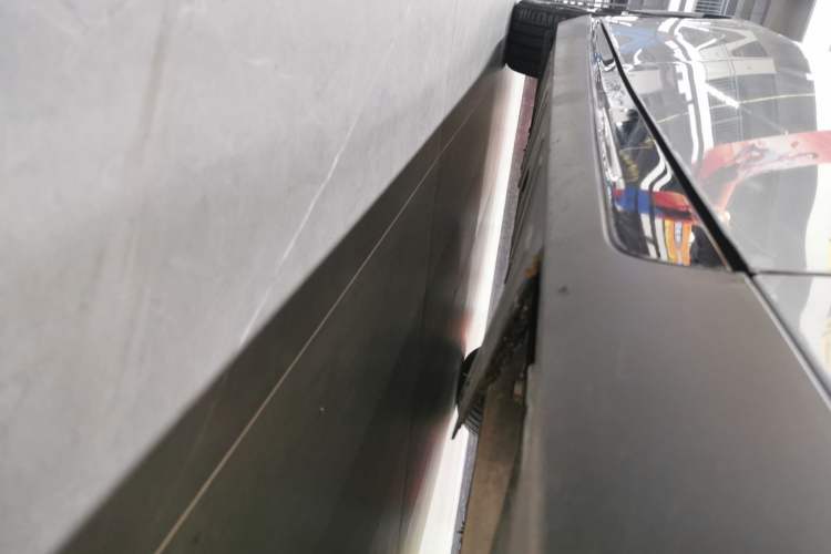 Used XPeng P7 2023 P7i 702 Pro Right Side Sill