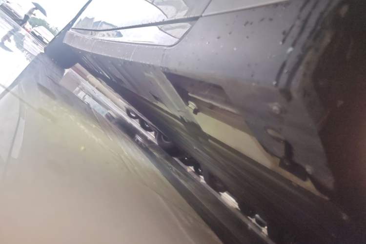 Used XPeng P7 2023 586E Right Side Sill
