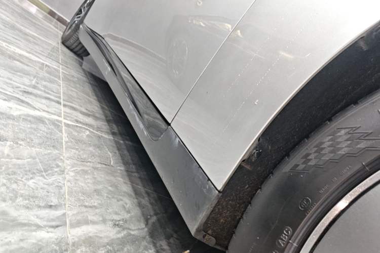 Used XPeng P7 2023 P7i 702 Pro Right Side Sill