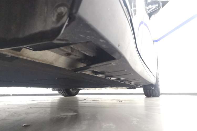 Used XPeng P7 2023 586E Right Side Sill