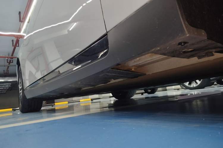 Used XPeng P7 2023 P7i 702 Pro Right Side Sill