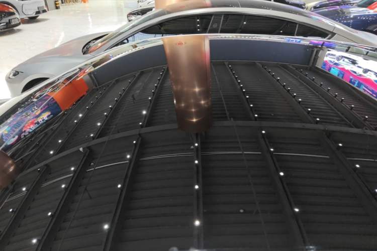 Used XPeng P7 2023 P7i 610 Max Performance Edition Roof