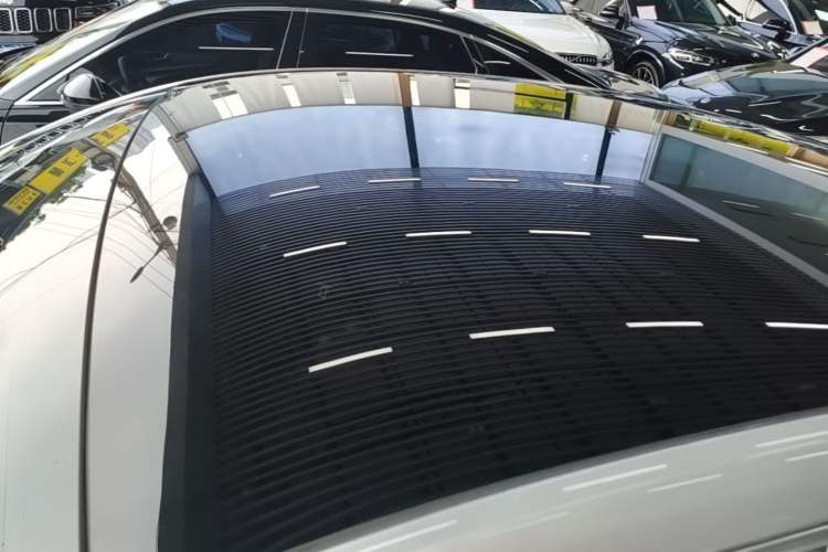 Used XPeng P7 2023 P7i 702 Pro Roof