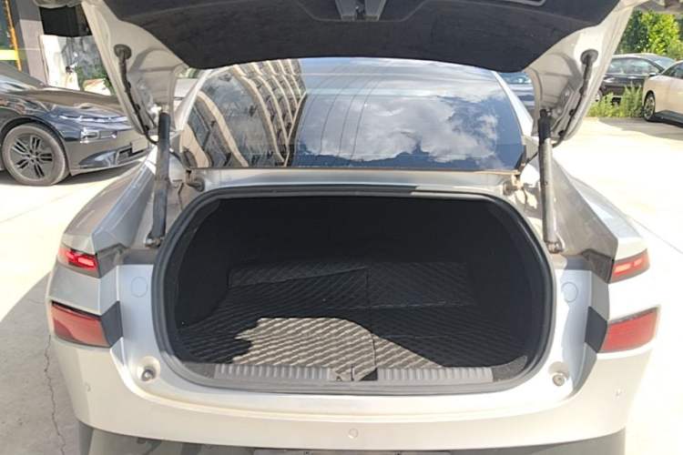 Used XPeng P7 2023 P7i 610 Max Performance Edition Trunk