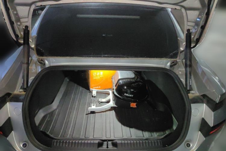 Used XPeng P7 2023 P7i 702 Max Trunk