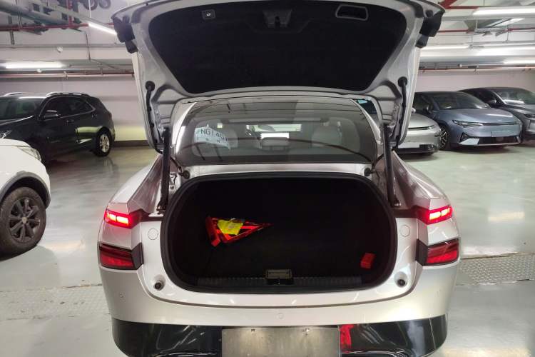 Used XPeng P7 2023 P7i 702 Max Trunk