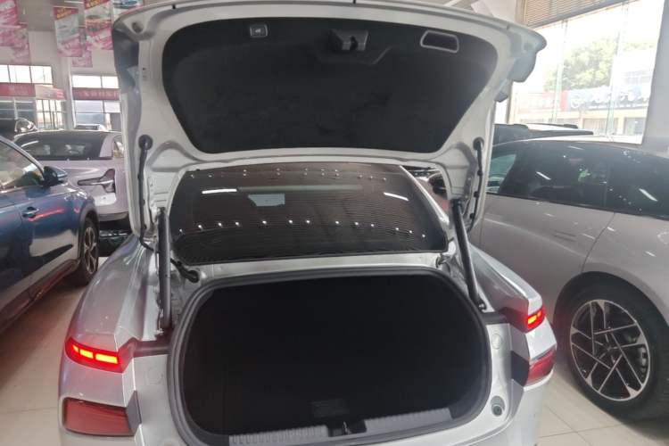 Used XPeng P7 2023 P7i 702 Max Trunk