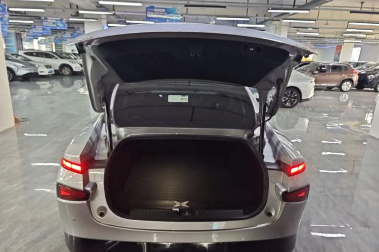 Used XPeng P7 2023 480E Trunk