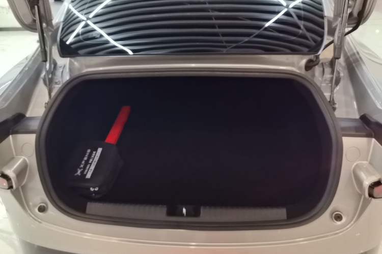 Used XPeng P7 2023 586E Trunk