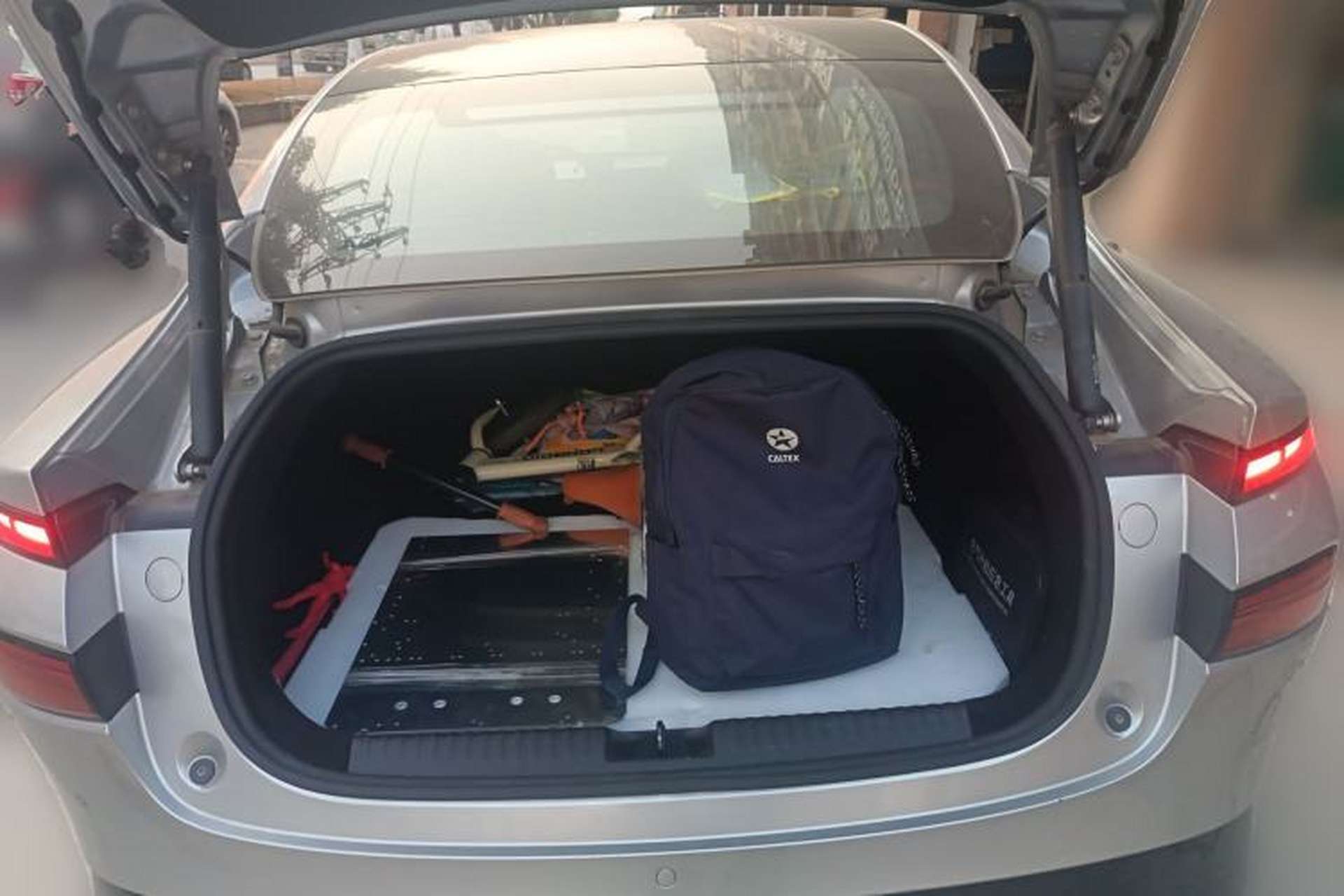 Used XPeng P7 2023 P7i 702 Pro Trunk