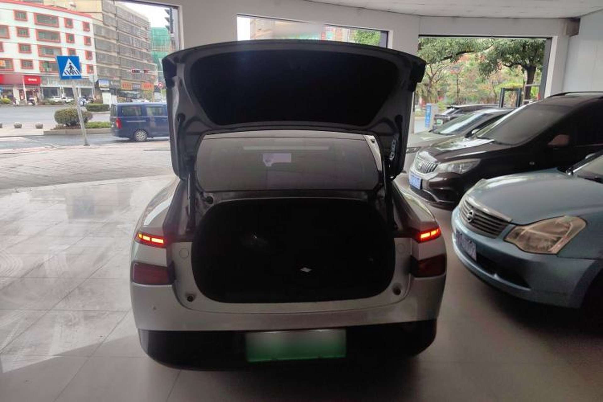 Used XPeng P7 2023 P7i 702 Max Trunk