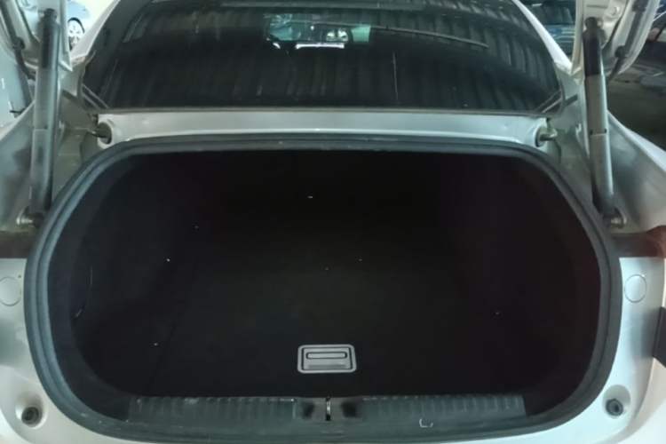 Used XPeng P7 2023 P7i 702 Pro Trunk