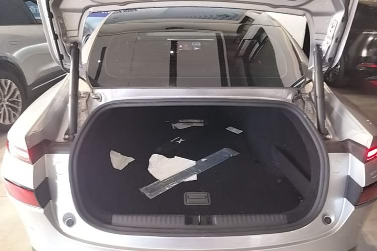 Used XPeng P7 2023 P7i 702 Max Trunk