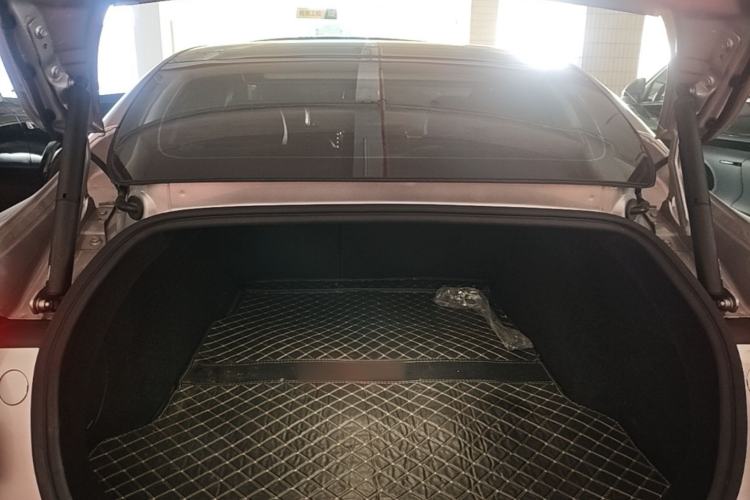 Used XPeng P7 2023 P7i 702 Pro Trunk