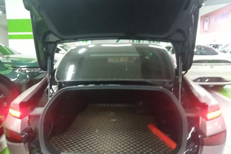 Used XPeng P7 2023 480E Trunk