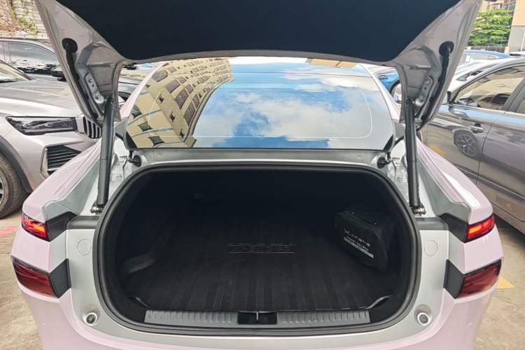 Used XPeng P7 2023 P7i 610 Max Performance Edition Trunk