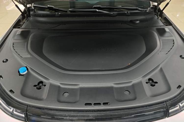 Used XPeng P7 2023 P7i 702 Pro Engine Bay