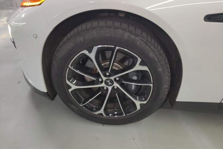 Used XPeng P7 2023 586E Left Front Wheel Hub